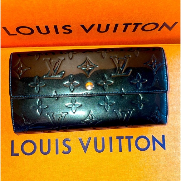 Louis Vuitton Handbags - LOUIS Vuitton Verte Bronze Sarah long wallet.
